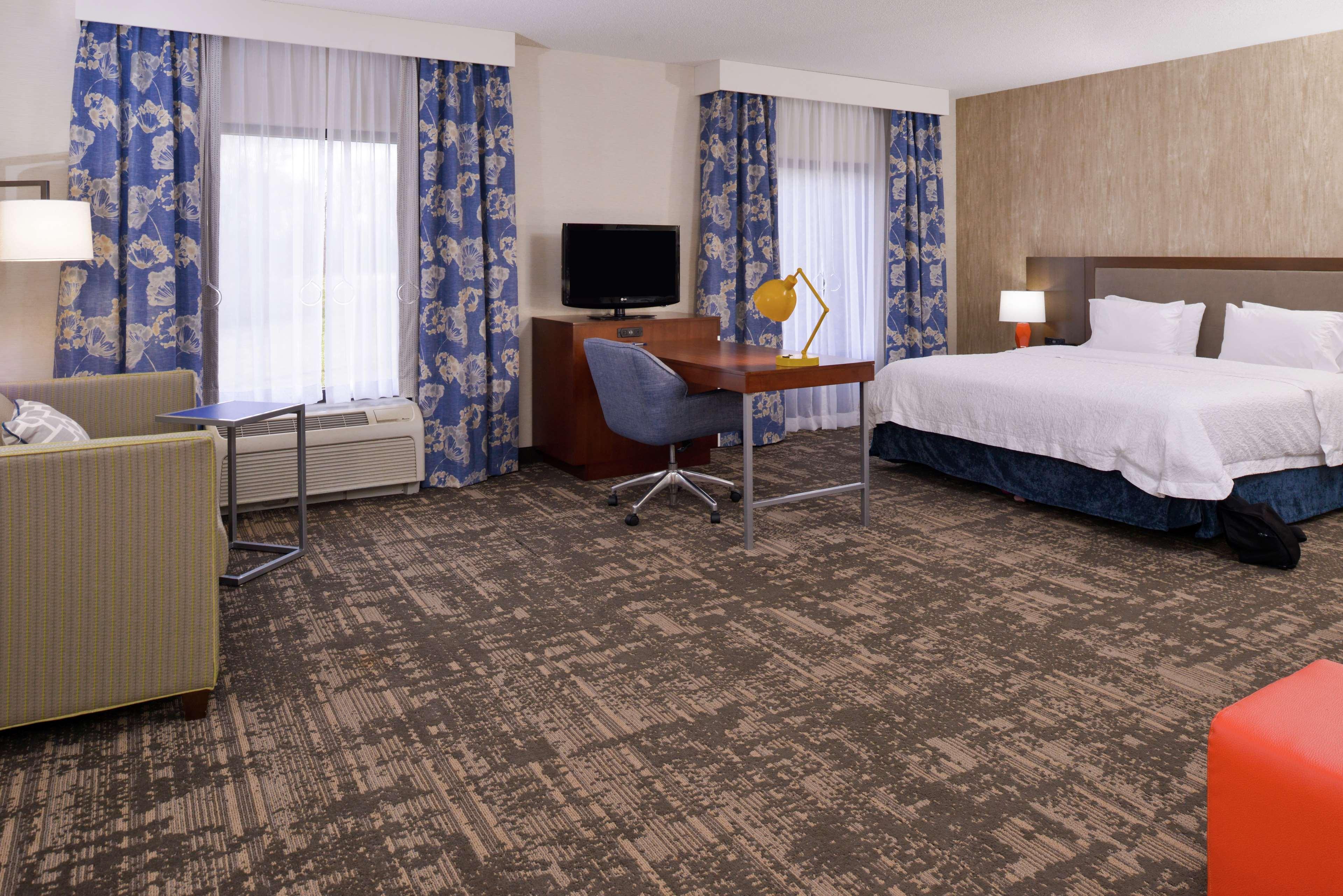 Hampton Inn & Suites Уилмингтон Экстерьер фото