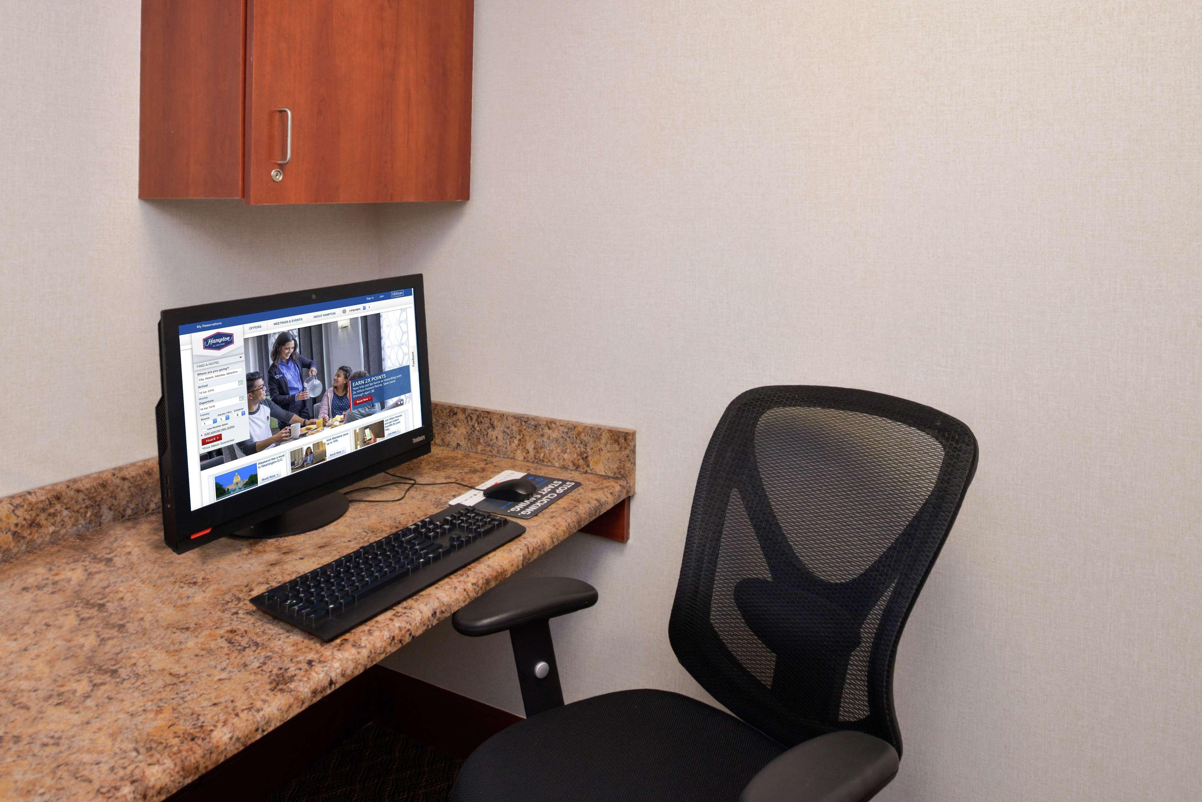 Hampton Inn & Suites Уилмингтон Экстерьер фото