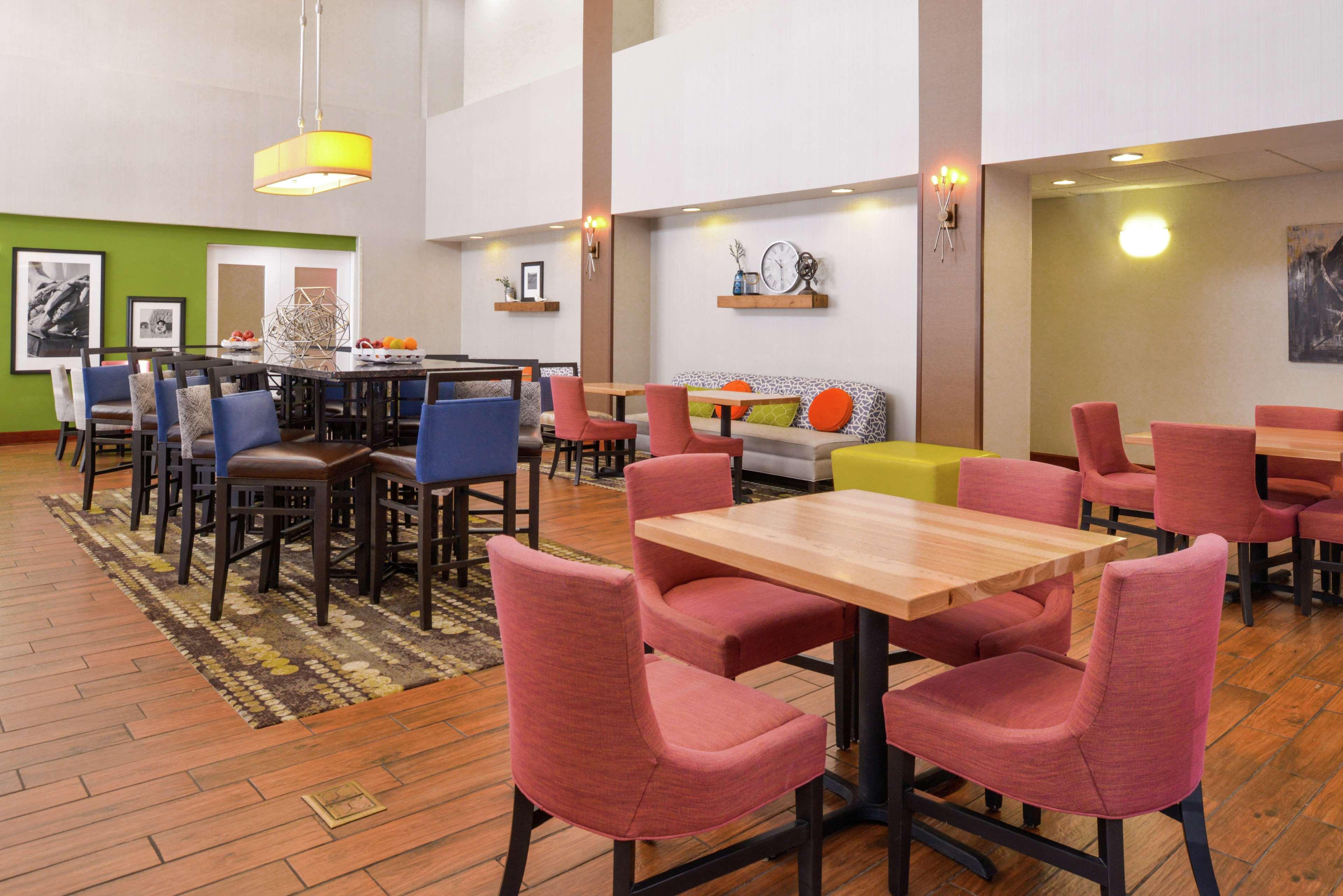 Hampton Inn & Suites Уилмингтон Экстерьер фото